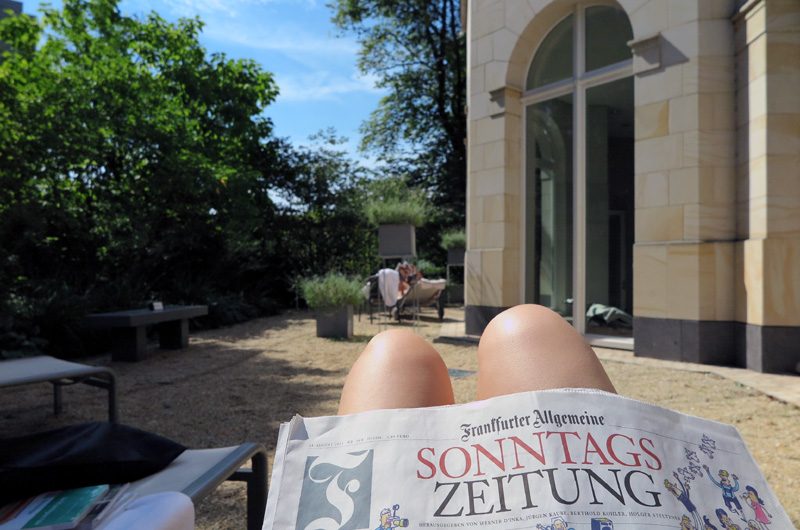 How sundays should be like: Relaxen im Spa-Garten.
